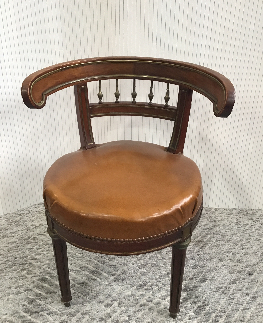 SIEGE RUSSE DE STYLE  ACAJOU ET LAITON ASSISE CUIR 