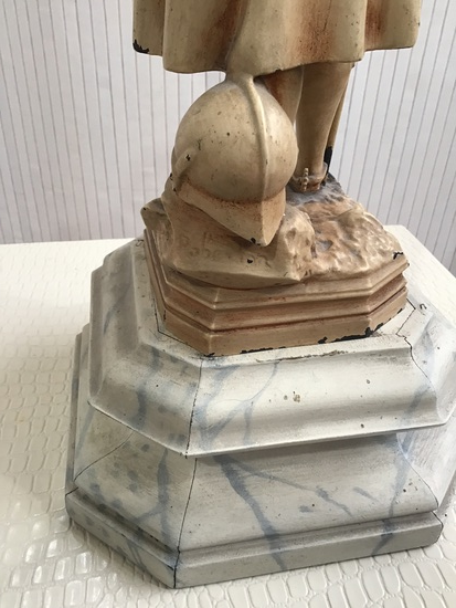 STATUE JEANNE D ARC FONTE BEIGE HAUTEUR 50 CM AVEC SOCLE BOIS
