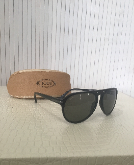 TODS paire de lunette soleil avec tui