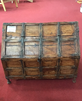 COFFRE BOIS EXOTIQUE A PENTE 62 X 42 X H 51 CM