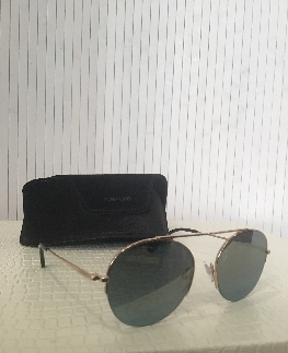 TOMFORD paire de lunette solaire avec tui