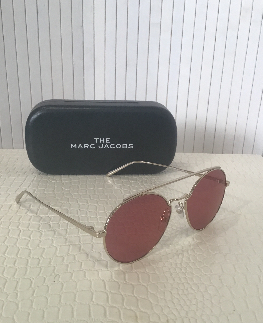 MARC JACOB paire lunette de soleil avec tui