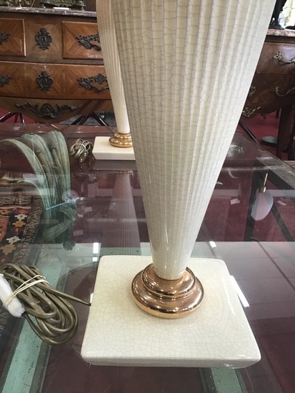 DRIMMER paire pied de lampe craquel beige dor  abats jours creme h 75 cm