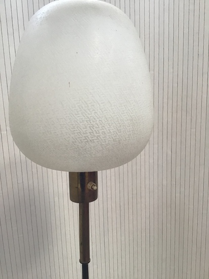 LAMPADAIRE VINTAGE 1950 SCANDINAVE FONTE NOIR TABLETTE BOIS ABTJ VERRE H.157 CM