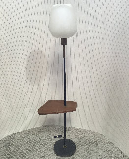 LAMPADAIRE VINTAGE 1950 SCANDINAVE FONTE NOIR TABLETTE BOIS ABTJ VERRE H.157 CM