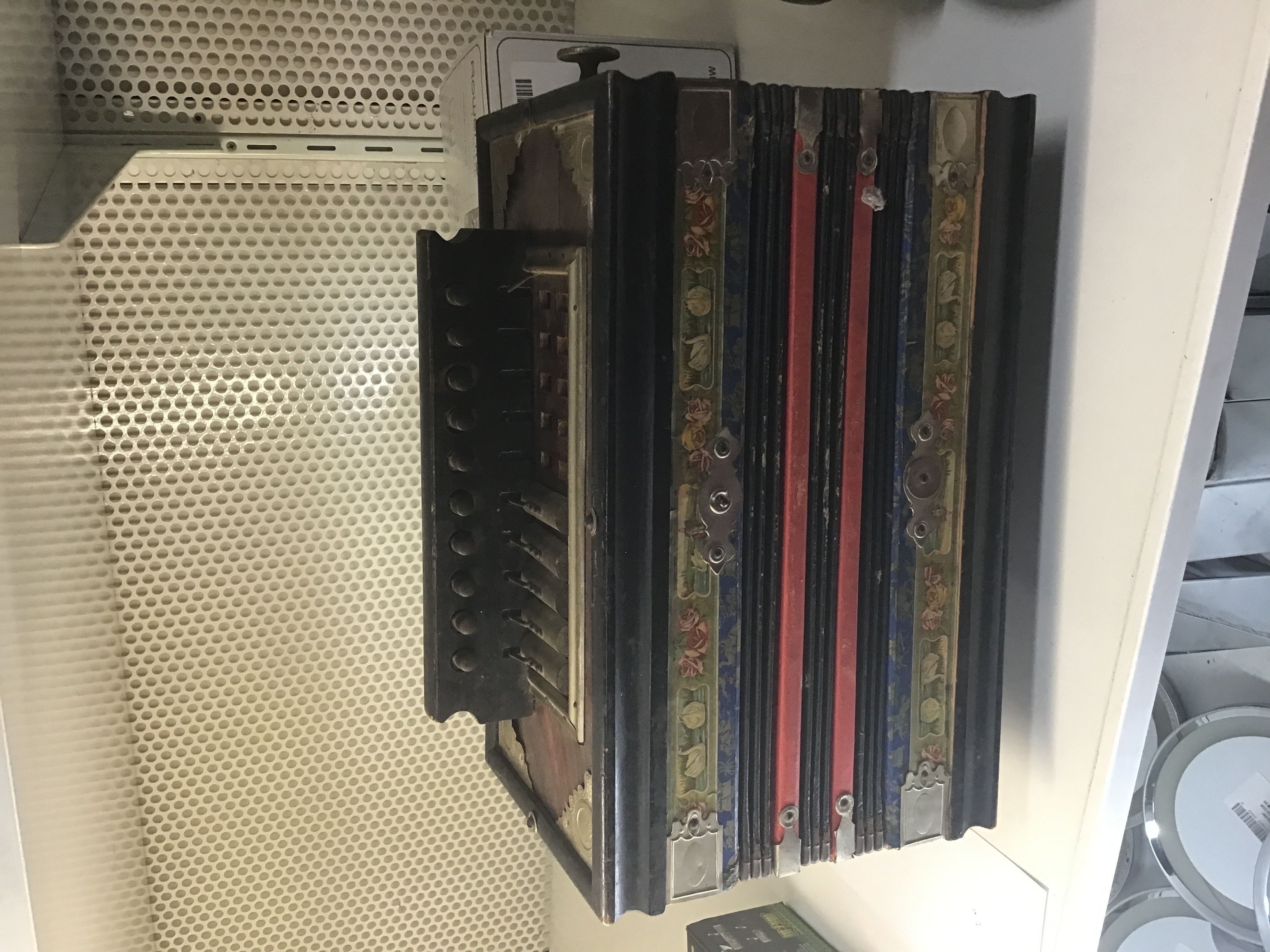 ACCORDEON ANCIEN PM COULEUR 