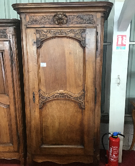 BONNETIERE ANCIEN ST LXV 1P SCUPTE 63/122CM H225CM 